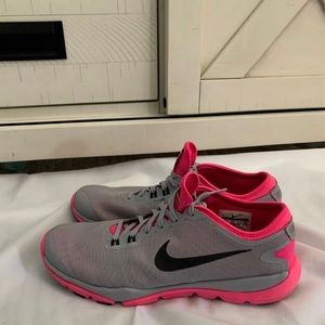 Nike woman running shoes